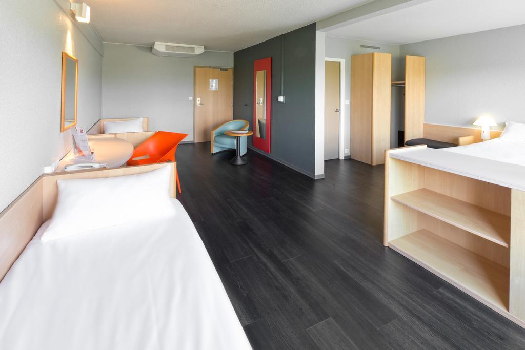 Ibis Saint Dizier Hotel Bagian luar foto