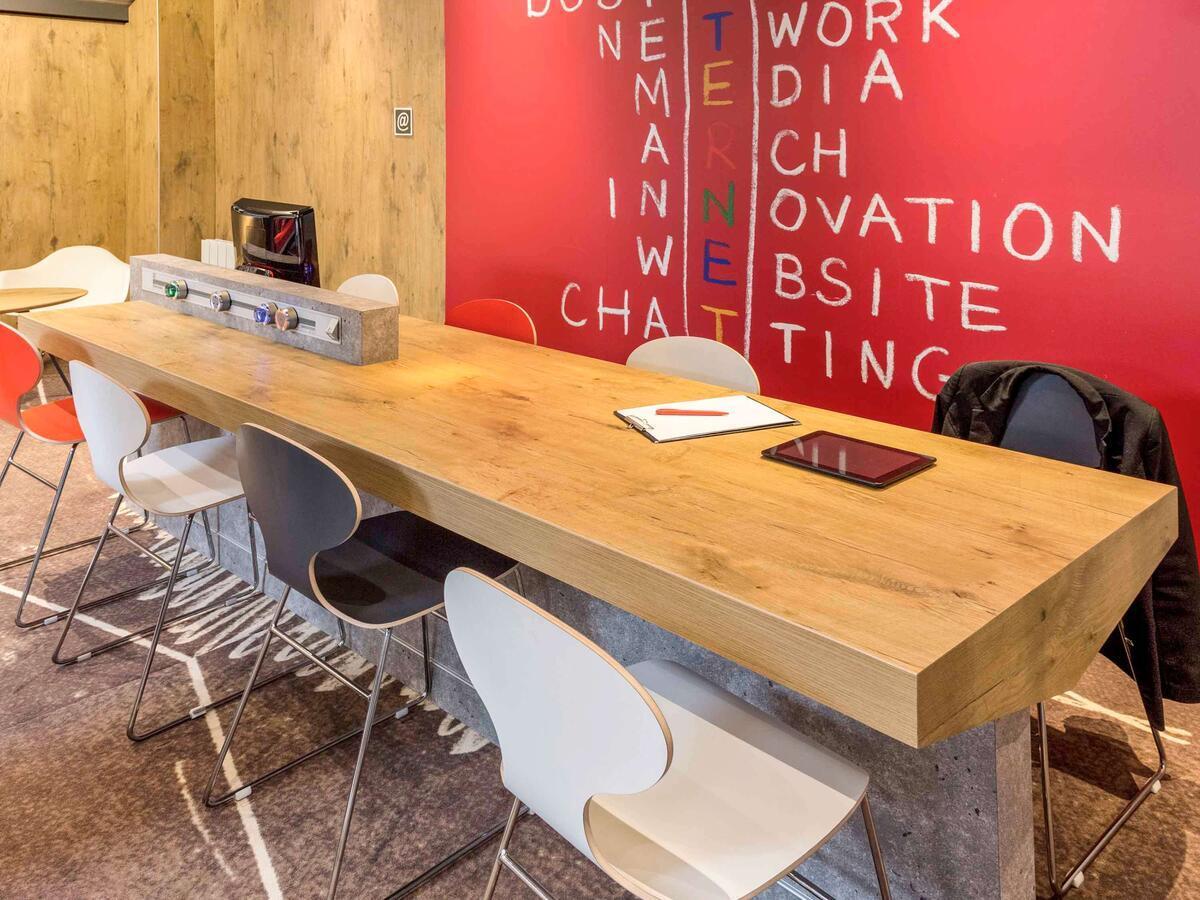 Ibis Saint Dizier Hotel Bagian luar foto